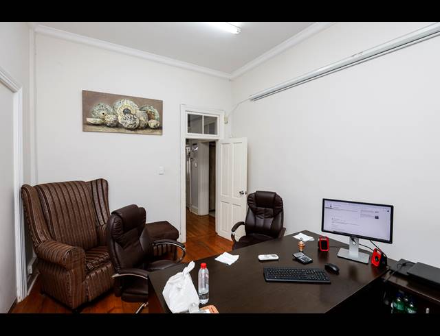 350M² BUILDING FOR SALE IN ESSENWOOD